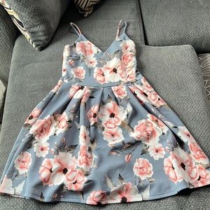PRETTY FLORAL DESIGN FLOWY DRESS